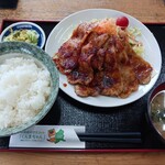 Shokusou An - 焼肉定食 950円にぐんまちゃんの箸入れ