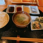 串かつ専門店 藍花 - ご飯、味噌汁、小鉢、一品、香の物