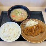 Katsuya Machida Tadao Ten - とん汁定食(ロースカツ) ¥792-