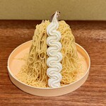 Waguri Mont Blanc Senmon Ten Kurin Nihonbashikoredomuromachiten - 黄金モンブランソフト(税込800円)