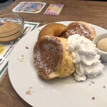 Shonan Pancake Fuchu Ten - アップルコンポート&キャラメルソースパンケーキ