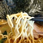 Yokohama Iekei Ramen Tonkotsu Man - 多加水太麺パッツン