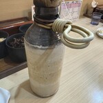 山田製麺所 - つけつゆの入った巨大な徳利