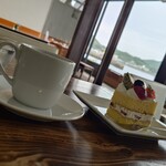 Patisserie T's cafe Tamaya - 深煎り珈琲550円に、四季のショートケーキ500円税込