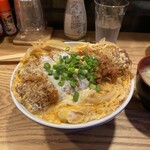 Tonkatsu Meshi Dokoro Nagaya - パカっ！　万能葱がただモノではない。たまごでカツをあまり覆わないのも見識。