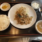 中華食堂 厨華 じへどん - 料理写真:日替わりランチ・スタミナ定食