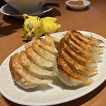 Niryo Han Fusse Eki Mae Ten - 餃子2人前　※無料クーポンで、いただきました