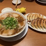 Niryo Han Fusse Eki Mae Ten - 餃子も加わって、贅沢な〆となりました