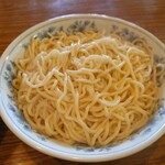 Taisho Ken - 大盛りを頼んだので、麺は結構大量にあり
                        山盛りになっている