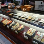 Kineya Gakuenmae Ten - 店内 ショーケース 和菓子