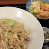 彩食中華 中の家 - 料理写真:炒飯と唐揚げ。レタスしなしなで全然分かってない