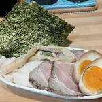 麺処 蒼 - スペシャルトッピングを別皿で