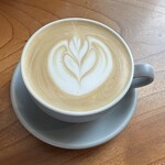 Landscape Coffee 37 -  カフェラテ ホット 500円（食事とセットのため100円引き）