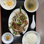 花水木 - ニラとレバーの炒め定食1200円