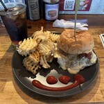 Warren’s Place 2.1 Burgers & Beer - オニオンベーコンバーガー¥1,650＋¥300ポテト、コーラ¥330