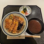 銀座天一 - 帆立と海老の天丼(1870円)です。