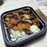 かつや - 料理写真:トンテキとチキンカツの弁当（おかずサイド）