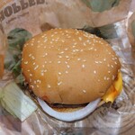 BURGER KING Okachimachi Ten - チーズバーガー　やっぱりバーガーキングは美味しい。最近は店舗も増えて行きやすくなったしね。