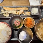 Shinpachi Shokudo Odakyu Machida Eki Mae Ten - サーモンハラス定食&生卵&厳選高級ネギトロ