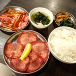 Yakiniku Horumon Maruyoshi Seiniku Ten Tenroku Ten - 