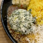 ホールスパイスカレー青藍 - スパイシーチキンカレーＺ定食・チーズ・フレッシュパクチー・春菊のポテトサラダ