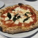 PIZZERIA QUARANTUNO 41 - マルゲリータ