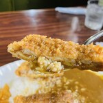 Captain - サラサラ系カレーにサクッとモチっとロースとんかつ