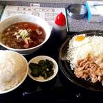 Asahikawa Ramen Ten Zan Hoku40Jo Ten - ラーメン定食(醤油ラーメンハーフとしょうが焼き定食)