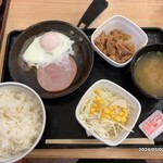 Yoshinoya Sawagawa Sabisueria Kudariten - ハムエッグ牛小鉢定食 ¥622- (2024/05/08)