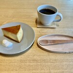 カフェ ミライ - 料理写真:プリンケーキ、ブレンドmirai