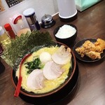 横浜家系ラーメン 龍馬家 - 