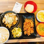 Yoshinoya Sakura Yukari Ga Oka Ten - 牛皿ネギ塩鷄定食、豚汁、とろろ、生野菜サラダ、お新香