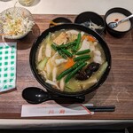 Sichuan Senpu Shinbashi Ten - 野菜麺など