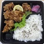 TRIAL Handa Kamezaki Ten - 唐揚げ弁当399円。