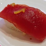 Kappa Sushi Matsubara Ten - 令和6年5月 営業時間(11:00〜23:00)
                        大切り漬けまぐろ 税込110円