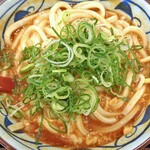 丸亀製麺 - とろけるチーズのトマたまカレーうどん（大）（青ネギを加えて）