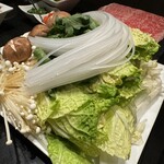 Shabushabu Sukiyaki Yakiniku Kabuto Okuza - 