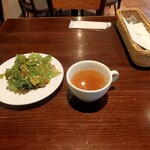 cafe la voie Kadoya Hoteru - 洋食モーニングのサラダとスープ