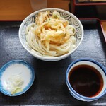 Toji Udon - 天ぷらうどん 640円（この日は日替わりサービスで600円）