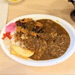 Sango Curry Misato 35 Dining Bar - カレールーを掛けた状態