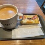 Pronto Nissei Ikebukurobiru Ten - あさごぱん・ホットコーヒーラージサイズ