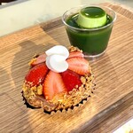 Fruhling - いちごのパイと抹茶のムース