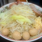 ラーメン二郎 - ラーメン　ニンニクのみ　うずらトッピング