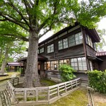 Kasho Genba Do Toshokanmae Ten - 深田久弥 山の文化館