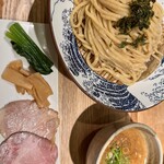 Guri Tora Home Made Noodle Ion Moru Nagoya Domu Mae Ten - つけ麺