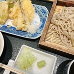 Soba Uchi Matsubayashi - 薬味を入れて。