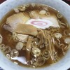 肉よし - ラーメンは昭和な感じでおいしい。