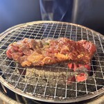 Kuroge Wagyu Ittogai Yakiniku Gyotoku En - 壷漬けハラミ