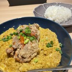 マンゴツリーカフェ - ソフトシェルクラブの玉子カレー炒め　(1440円)
            