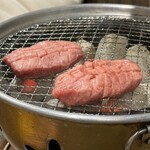 炭火ホルモン 焼肉 金丸 - 